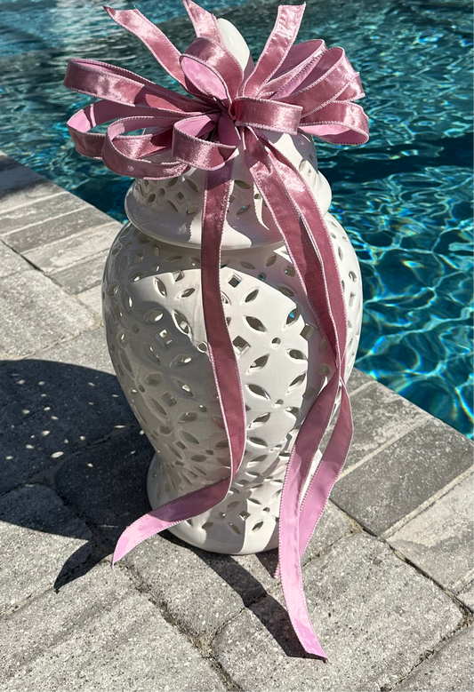 Pink Velvet Bow – Luxurious Hand-Tied Ribbon for Wreaths, Garlands & Elegant Home Decor